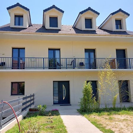 Residence De La Gare, Chambre Meublee Лонжумо Екстер'єр фото